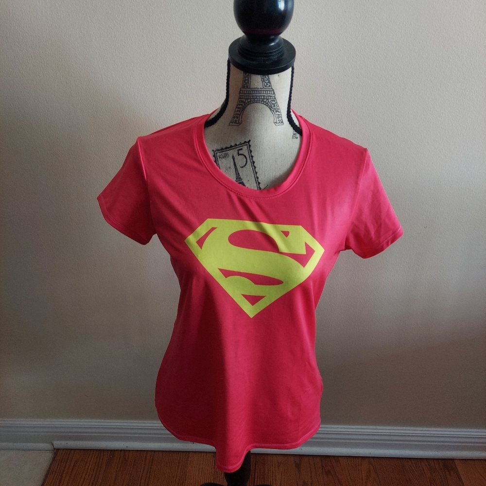 Women's Under Armour Fitted Heat Gear Top Shirt Superman size Medium